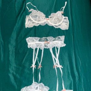Embroidered white lace lingerie set with garter belt